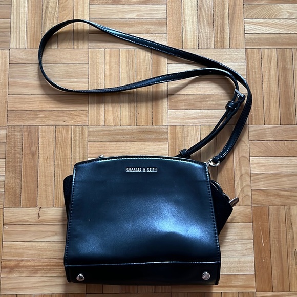 Charle & keith bag - Picture 2 of 8